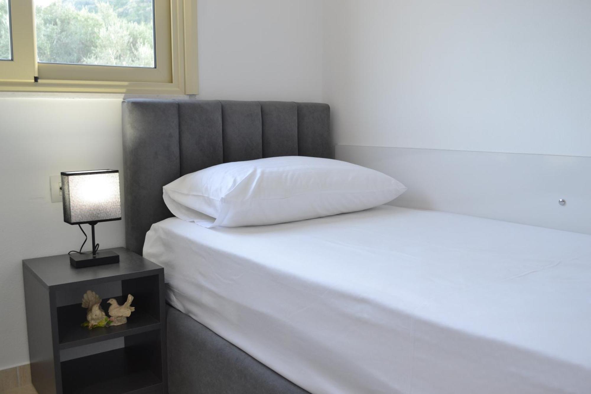 Seaview Gateway 2 Bedrooms Apartment & Garage Vlore Exterior photo