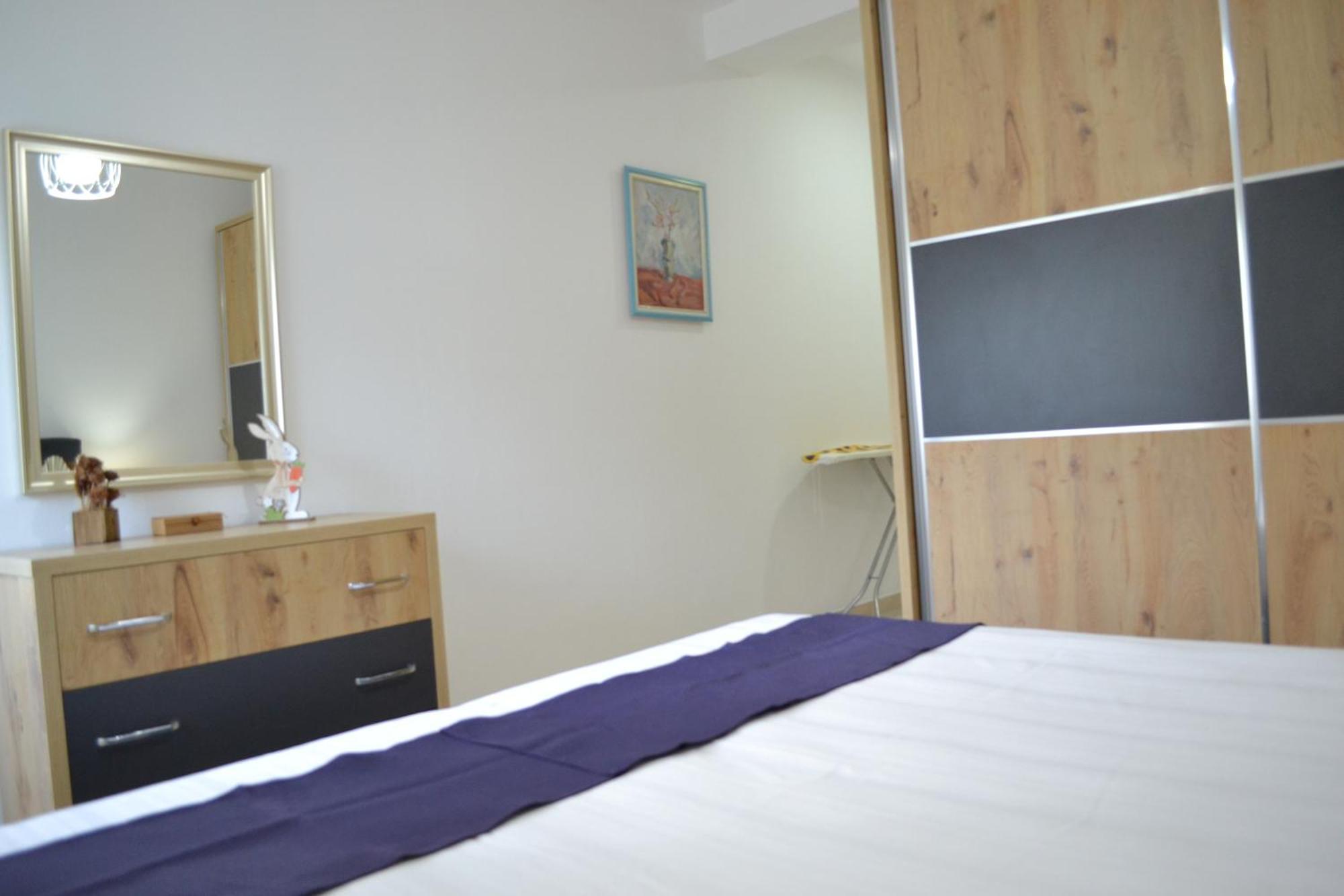 Seaview Gateway 2 Bedrooms Apartment & Garage Vlore Exterior photo